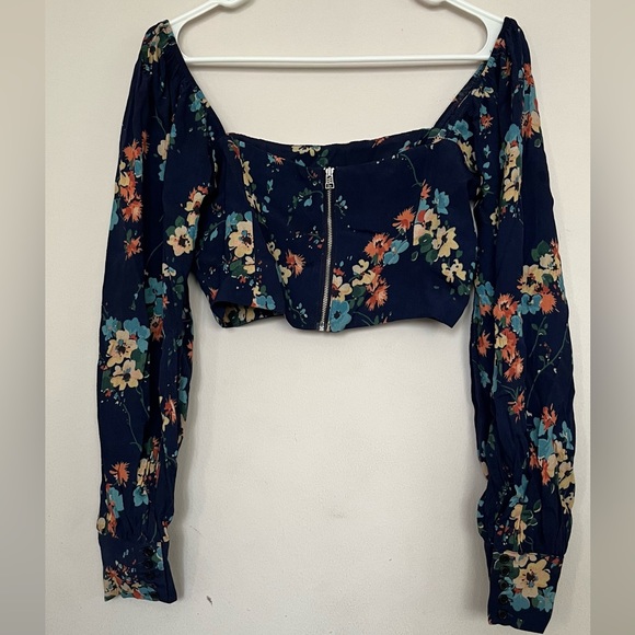 Capulet floral crop top blouse - Picture 6 of 9